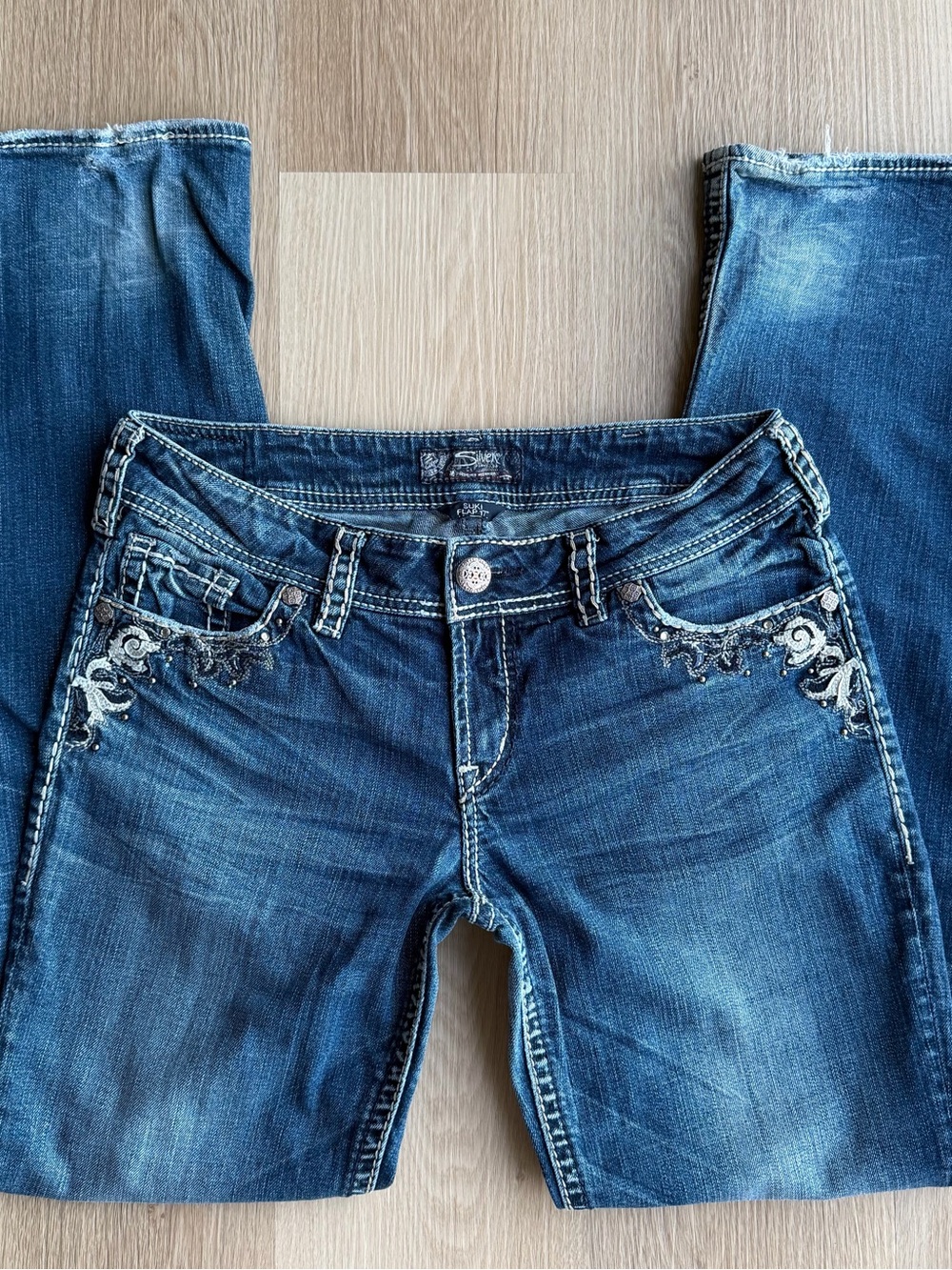 Silver Jeans Co. Women's Bootcut Jeans Blue Medium Wash Denim Studded Size 30